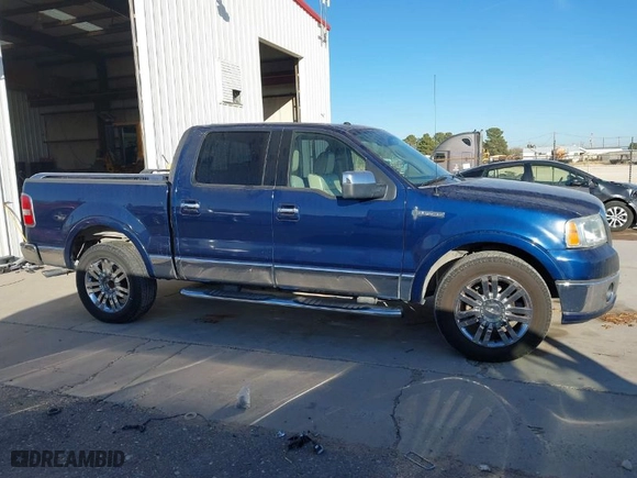 2007 Lincoln Mark LT with VIN 5LTPW16557FJ06843, listed as a IAAI auction lot 41158381 with NaN miles. Bid and sale history available at carsss.com. Image 13.