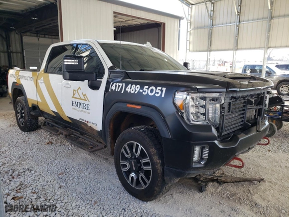 2022 GMC Sierra 2500HD AT4 with VIN 1GT49PEY5NF124185, listed as a Copart auction lot 83973154 with 96,404 mi miles and Salvage Title. Bid and sale history available at carsss.com. Image 4.