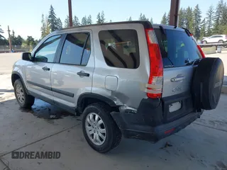 2005 Honda CR-V EX with VIN SHSRD788X5U323021, listed as a IAAI auction lot 42034641 with 154,206 mi miles. Bid and sale history available at carsss.com. Image 3.