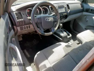 2013 Toyota Tacoma z VIN 5TFNX4CN7DX023126, wystawiony jako Copart lot #52924135 z przebiegiem 147 490 mil mil oraz Szkoda całkowita • Salvage title. Historia ofert i sprzedaży dostępna na DreamBid. Obrazek 8.