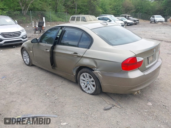 2006 BMW 3 Series 325i with VIN WBAVB13556PT20800, listed as a IAAI auction lot 42072125 with 183,274 mi miles. Bid and sale history available at carsss.com. Image 3.