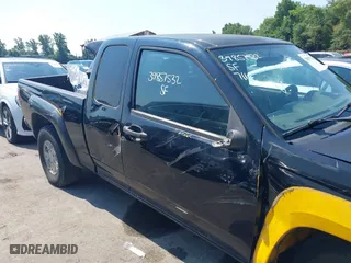 2005 Chevrolet Colorado LS Z71 with VIN 1GCDT196558120620, listed as a IAAI auction lot 39857532 with 201,457 mi miles. Bid and sale history available at carsss.com. Image 18.