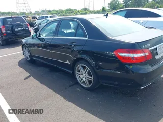 2010 Mercedes-Benz E 350 Luxury z VIN WDDHF8HB7AA220243, wystawiony jako IAAI lot #42510822 z przebiegiem 209 283 mil mil oraz . Historia ofert i sprzedaży dostępna na DreamBid. Obrazek 3.