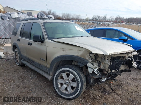 2006 Ford Explorer XLT with VIN 1FMEU73E46UA11137, listed as a IAAI auction lot 41995188 with 166,874 mi miles. Bid and sale history available at carsss.com. Image 1.