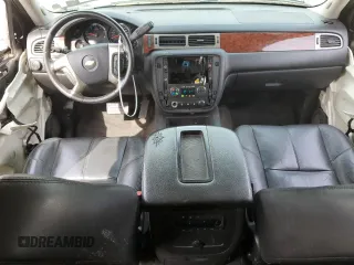 2013 Chevrolet Tahoe LT z VIN 1GNSKBE03DR181613, wystawiony jako Copart lot #49804675 z przebiegiem 227 939 mil mil oraz Szkoda całkowita • Salvage title. Historia ofert i sprzedaży dostępna na DreamBid. Obrazek 8.