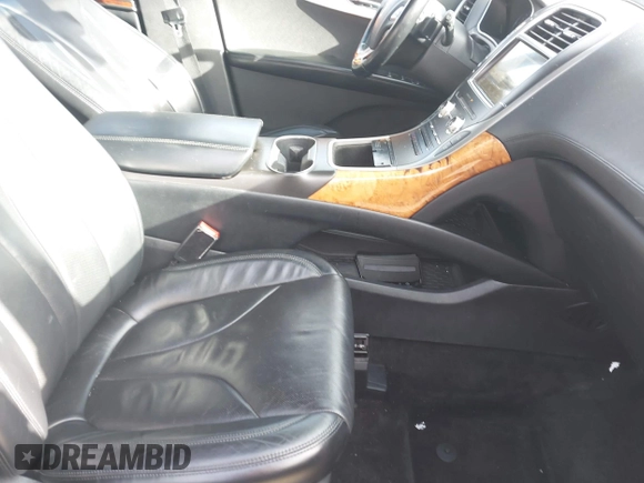 2016 Lincoln MKX Reserve with VIN 2LMTJ8LRXGBL76149, listed as a IAAI auction lot 41917774 with 90,736 mi miles and . Bid and sale history available at DreamBid. Image 5.