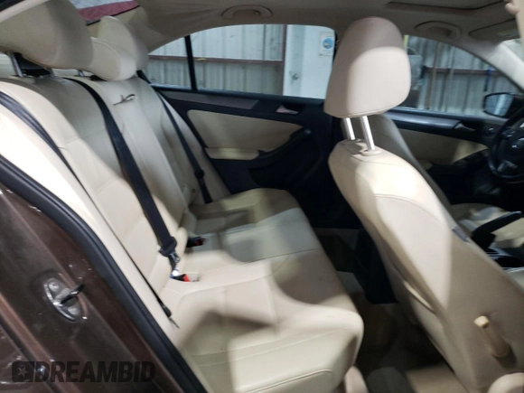 2014 Volkswagen Jetta TDI w/Premium/Nav with VIN 3VWLL7AJ3EM352687, listed as a Copart auction lot 63249725 with 122,678 mi miles and Clean title. Bid and sale history available at DreamBid. Image 10.