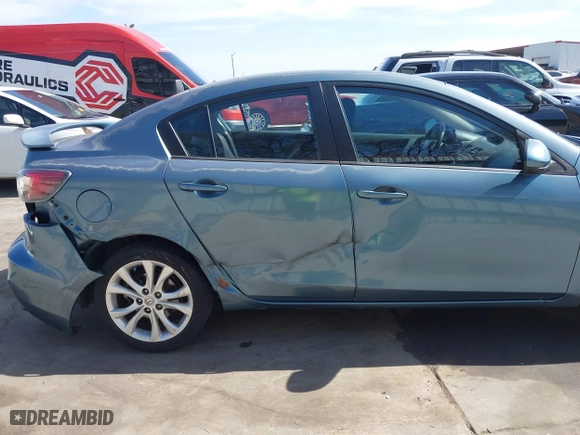 2011 Mazda Mazda3 s Sport with VIN JM1BL1U68B1419411, listed as a IAAI auction lot 41798083 with 105,314 mi miles. Bid and sale history available at carsss.com. Image 6.