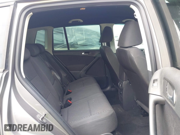 2010 Volkswagen Tiguan with VIN WVGCV7AX9AW515432, listed as a IAAI auction lot 42105962 with 91,405 mi miles and . Bid and sale history available at DreamBid. Image 8.