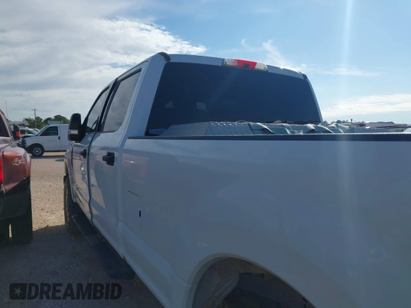 2019 Ford F-250 XL with VIN 1FT7W2B60KEE58704, listed as a IAAI auction lot 42348662 with 160,457 mi miles and . Bid and sale history available at DreamBid. Image 3.