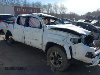 2017 Toyota Tacoma SR5 with VIN 3TMCZ5AN8HM064886, listed as a IAAI auction lot 41750826 with 163,398 mi miles. Bid and sale history available at carsss.com. Image 1.