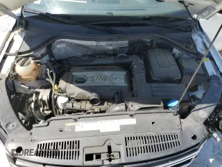 2017 Volkswagen Tiguan S z VIN WVGAV7AXXHK028345, wystawiony jako Copart lot #52797575 z przebiegiem 67 364 mil mil oraz Szkody całkowita. Historia ofert i sprzedaży dostępna na DreamBid. Obrazek 12.
