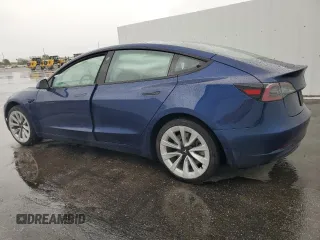 2022 Tesla Model 3 z VIN 5YJ3E1EAXNF190873, wystawiony jako Copart lot #59681145 z przebiegiem Nie podano mil oraz Szkoda całkowita • Salvage title. Historia ofert i sprzedaży dostępna na DreamBid. Obrazek 2.