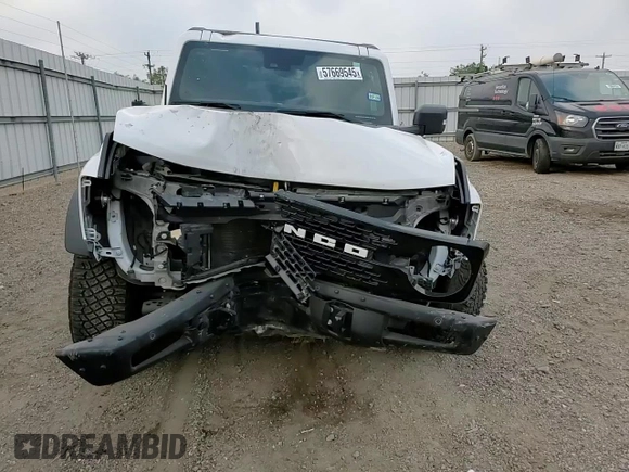 2024 Ford Bronco Wildtrak z VIN 1FMEE2BP4RLA19493, wystawiony jako Copart lot #57669545 z przebiegiem 12 065 mil mil oraz Szkoda całkowita • Salvage title. Historia ofert i sprzedaży dostępna na DreamBid. Obrazek 13.