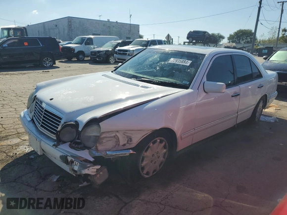 1999 Mercedes-Benz E-Class with VIN WDBJF65HXXA914389, listed as a Copart auction lot 72935884 with 192,084 mi miles and Salvage Title. Bid and sale history available at carsss.com. Image 1.
