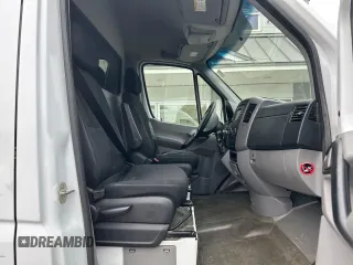 2014 Mercedes-Benz Sprinter with VIN WD3BE7DC7E5894980, listed as a Copart auction lot 85545514 with 402,335 mi miles and Clean Title. Bid and sale history available at DreamBid. Image 5.