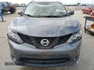 2017 Nissan Rogue SV z VIN JN1BJ1CP2HW027992, wystawiony jako Copart lot #53279025 z przebiegiem 110 370 mil mil oraz Szkoda całkowita • Salvage title. Historia ofert i sprzedaży dostępna na DreamBid. Obrazek 5.