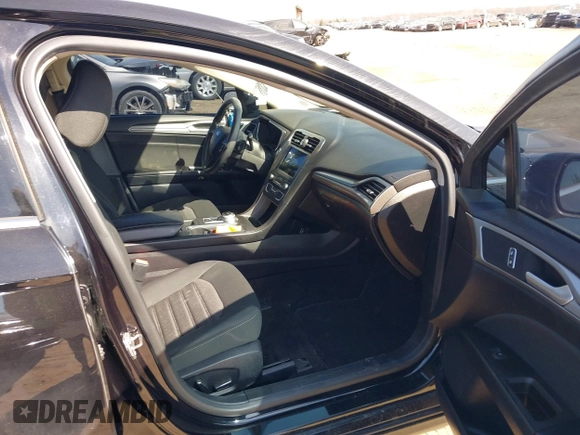 2020 Ford Fusion SE with VIN 3FA6P0T96LR179655, listed as a IAAI auction lot 41796399 with 54,089 mi miles and . Bid and sale history available at DreamBid. Image 5.