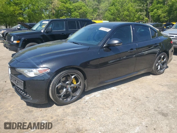 2017 Alfa Romeo Giulia Ti z VIN ZARFAECN9H7549992, wystawiony jako Copart lot #53124905 z przebiegiem 141 375 mil mil oraz Tytuł czysty. Historia ofert i sprzedaży dostępna na DreamBid. Obrazek 1.