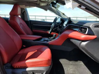 2022 Toyota Camry Hybrid XSE z VIN 4T1K31AK9NU571486, wystawiony jako Copart lot #53205645 z przebiegiem 85 519 mil mil oraz Szkoda całkowita • Salvage title. Historia ofert i sprzedaży dostępna na DreamBid. Obrazek 5.