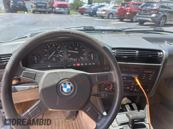1989 BMW 3 Series 325is z VIN WBAAA2306K4259822, wystawiony jako Copart lot #60571445 z przebiegiem 125 750 mil mil oraz Czysty tytuł • Clean title. Historia ofert i sprzedaży dostępna na DreamBid. Obrazek 8.