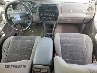 2001 Ford Explorer XLT with VIN 1FMZU63PX1ZA30705, listed as a Copart auction lot 57918865 with 233,418 mi miles and Clean title. Bid and sale history available at DreamBid. Image 8.