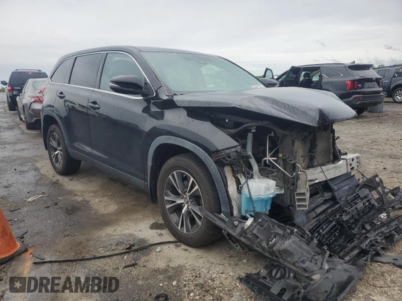 2019 Toyota Highlander LE z VIN 5TDBZRFH4KS701267, wystawiony jako Copart lot #58402555 z przebiegiem 107 147 mil mil oraz Szkoda całkowita • Salvage title. Historia ofert i sprzedaży dostępna na DreamBid. Obrazek 4.