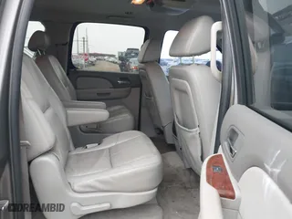 2008 Chevrolet Suburban LTZ with VIN 1GNFC16008J226762, listed as a IAAI auction lot 41573727 with 208,804 mi miles. Bid and sale history available at carsss.com. Image 8.