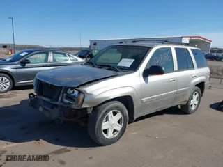 2002 Chevrolet TrailBlazer LS with VIN 1GNDT13S122439749, listed as a IAAI auction lot 41818185 with 165,588 mi miles. Bid and sale history available at carsss.com. Image 2.