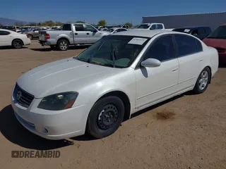 2005 Nissan Altima 2.5 S with VIN 1N4AL11D15C144011, listed as a IAAI auction lot 41965276 with 217,547 mi miles. Bid and sale history available at carsss.com. Image 2.