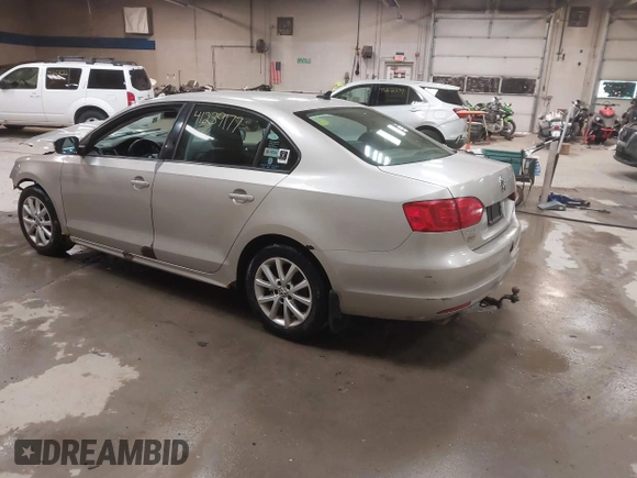2012 Volkswagen Jetta Sedan SE w/Convenience & Sunroof PZEV with VIN 3VWBP7AJ0CM128368, listed as a IAAI auction lot 41239177 with 332,125 mi miles. Bid and sale history available at carsss.com. Image 3.