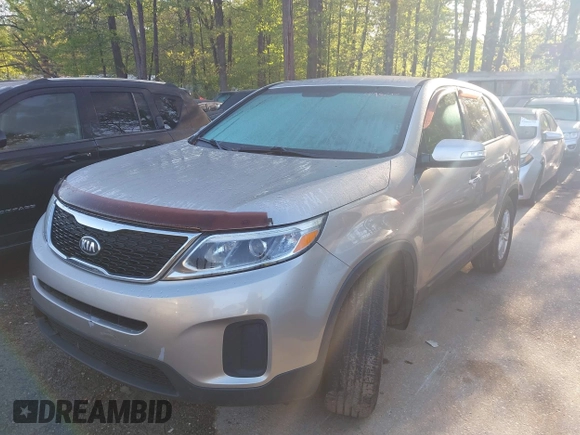 2014 Kia Sorento LX with VIN 5XYKT4A63EG428463, listed as a IAAI auction lot 41982573 with 171,349 mi miles. Bid and sale history available at carsss.com. Image 2.