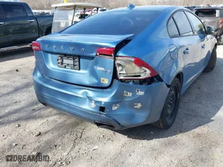 2014 Volvo S60 T5 with VIN YV1612FS4E2272522, listed as a IAAI auction lot 42037924 with 161,350 mi miles. Bid and sale history available at carsss.com. Image 6.