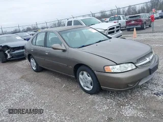 2001 Nissan Altima GXE with VIN 1N4DL01D81C187472, listed as a IAAI auction lot 41502436 with 195,203 mi miles. Bid and sale history available at carsss.com. Image 1.