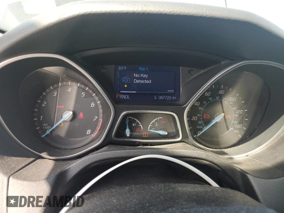 2013 Ford Focus SE with VIN 1FADP3F20DL242367, listed as a Copart auction lot 61382545 with 67,720 mi miles and Clean title. Bid and sale history available at DreamBid. Image 9.