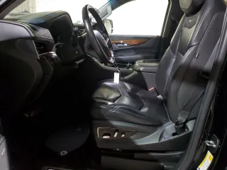2019 Cadillac Escalade z VIN 1GYS4GKJ3KR342188, wystawiony jako Copart lot #52934635 z przebiegiem 257 147 mil mil oraz Tytuł czysty. Historia ofert i sprzedaży dostępna na DreamBid. Obrazek 7.
