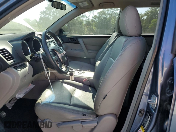 2013 Toyota Highlander with VIN 5TDZA3EH5DS039934, listed as a Copart auction lot 54132775 with 62,541 mi miles and Non Repairable. Bid and sale history available at DreamBid. Image 7.