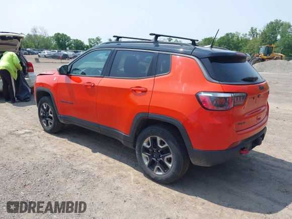 2018 Jeep Compass Trailhawk z VIN 3C4NJDDBXJT334496, wystawiony jako IAAI lot #42400835 z przebiegiem 188 896 mil mil oraz . Historia ofert i sprzedaży dostępna na DreamBid. Obrazek 3.