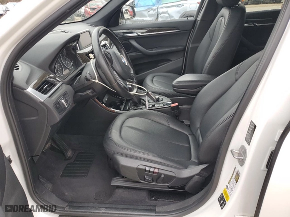 2016 BMW X1 xDrive28i with VIN WBXHT3C31G5E50647, listed as a Copart auction lot 88641005 with NaN miles and Salvage Title. Bid and sale history available at carsss.com. Image 7.