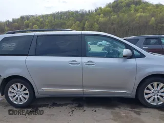 2017 Toyota Sienna XLE with VIN 5TDDZ3DC4HS164017, listed as a IAAI auction lot 41983055 with 90,702 mi miles and . Bid and sale history available at DreamBid. Image 14.