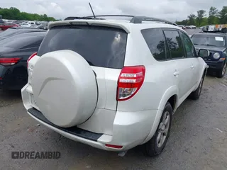 2010 Toyota RAV4 Limited с VIN 2T3YK4DV1AW008258, выставлен на аукционе IAAI как лот 42043403 с пробегом 145 847 миль миль и . История ставок и продаж доступна на DreamBid. Изображение 4.