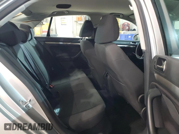 2010 Volkswagen Jetta S with VIN 3VWJX7AJ0AM002486, listed as a Copart auction lot 44624925 with 140,248 mi miles and Salvage title. Bid and sale history available at DreamBid. Image 10.
