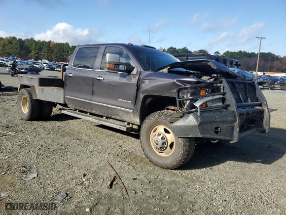 2015 Chevrolet Silverado 3500HD LTZ with VIN 1GC4K0E83FF587522, listed as a Copart auction lot 84627984 with 133,935 mi miles and Salvage Title. Bid and sale history available at carsss.com. Image 4.