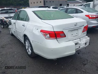 2012 Lexus ES 330 z VIN JTHBK1EG6C2490871, wystawiony jako IAAI lot #42508216 z przebiegiem 131 468 mil mil oraz . Historia ofert i sprzedaży dostępna na DreamBid. Obrazek 3.