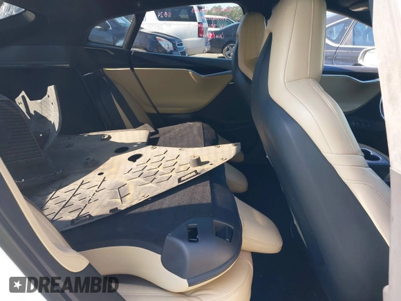 2016 Tesla Model S 70 with VIN 5YJSA1E16GF164264, listed as a IAAI auction lot 40976293 with 68,940 mi miles and . Bid and sale history available at DreamBid. Image 8.