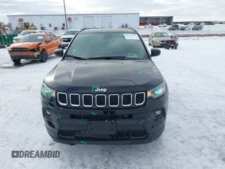 2024 Jeep Compass Latitude Lux with VIN 3C4NJDFN8RT103518, listed as a IAAI auction lot 41352342 with 13,535 mi miles and . Bid and sale history available at DreamBid. Image 13.