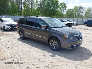 2016 Chrysler Town & Country S with VIN 2C4RC1HG4GR271360, listed as a IAAI auction lot 42114489 with 140,439 mi miles. Bid and sale history available at carsss.com. Image 1.