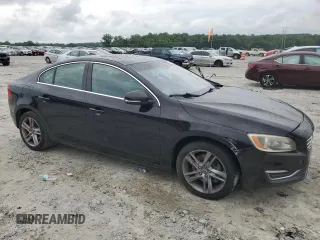 2014 Volvo S60 T5 z VIN YV1612FS8E1297400, wystawiony jako Copart lot #56210625 z przebiegiem 207 767 mil mil oraz Szkoda całkowita • Salvage title. Historia ofert i sprzedaży dostępna na DreamBid. Obrazek 4.