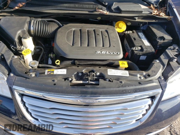 2016 Chrysler Town & Country Touring with VIN 2C4RC1BG7GR207032, listed as a Copart auction lot 45385345 with 92,189 mi miles and Salvage Title. Bid and sale history available at carsss.com. Image 14.
