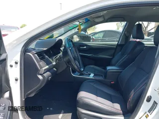 2017 Toyota Camry XLE z VIN 4T1BF1FK4HU377694, wystawiony jako IAAI lot #42375026 z przebiegiem 107 760 mil mil oraz . Historia ofert i sprzedaży dostępna na DreamBid. Obrazek 5.